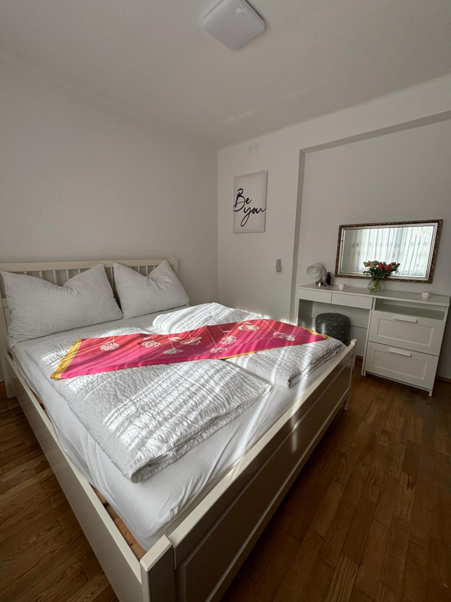 Wohnung See- Und Bergnaehe Гмунден Экстерьер фото